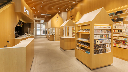 مركز التسوق التجاري Prop Production: Creating an eye-Catching Shopping Environment (باللغة الإنجليزية)