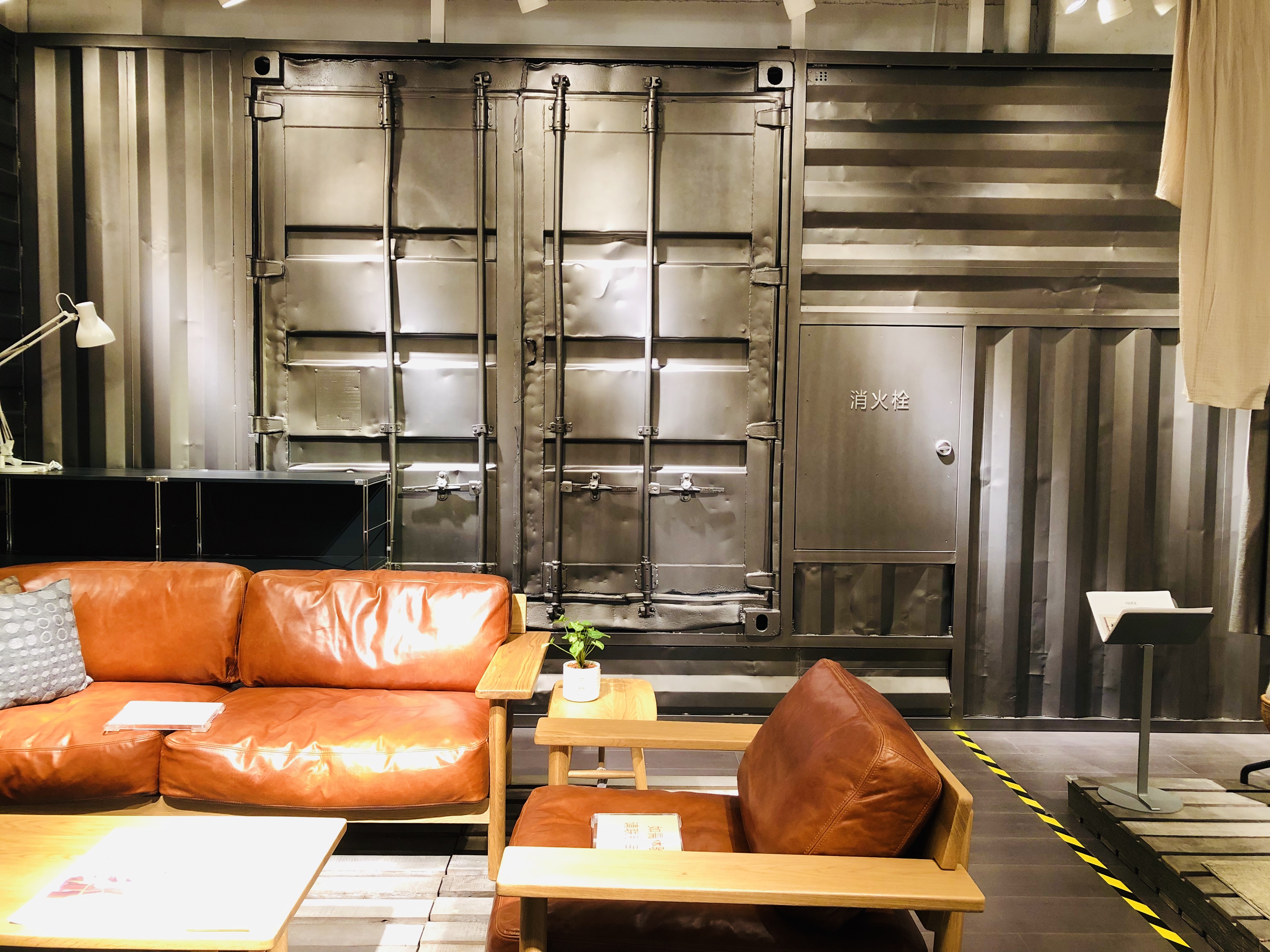 كيفية ترتيب تجهيزات عرض الملابس بشكل معقول: 6 نصائح لتصميم تجهيزات عرض الملابس