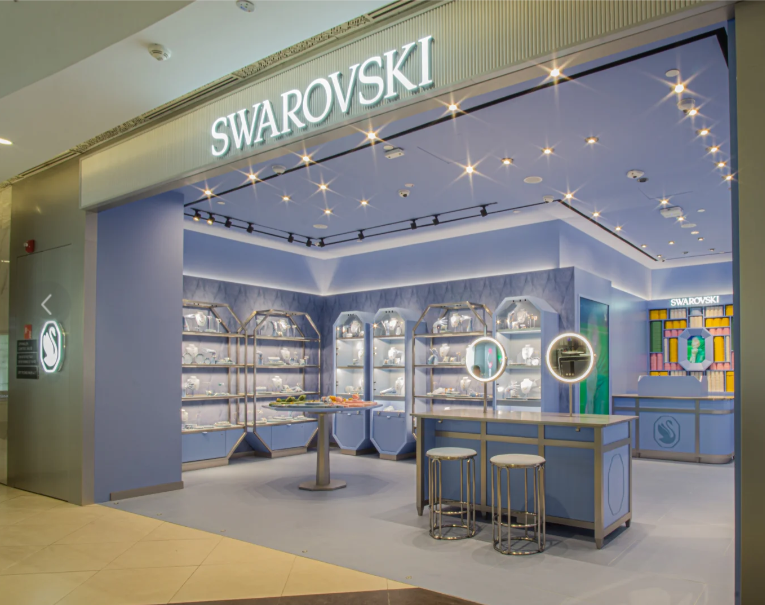 Jewelry Display Cabinets: Tailored Interiors for Every Gemstone Type (باللغة الإنجليزية)
